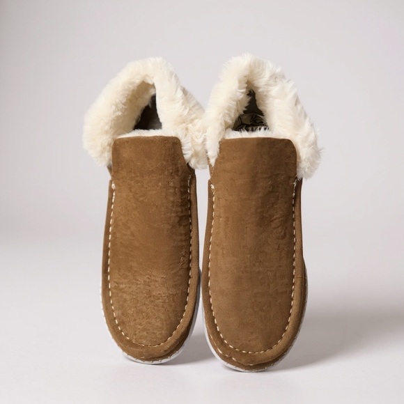 NWOT Brown and White Fur-Lined Boots - Picture 1 of 6